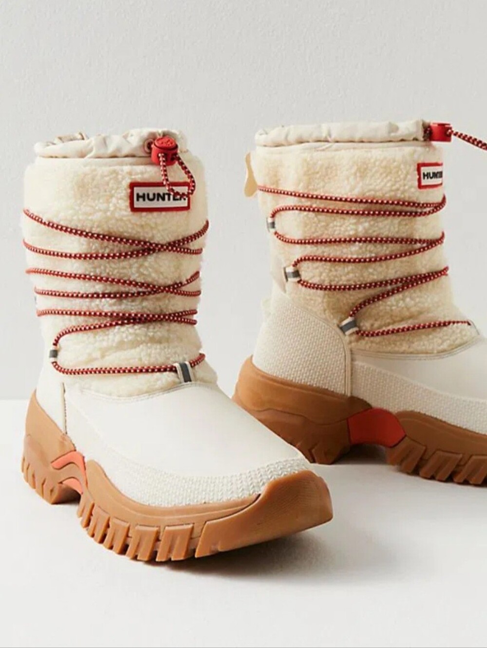 Hunter Women's Cream Sherpa Snow Boots with Tan Sole and Red Lace Accents 10